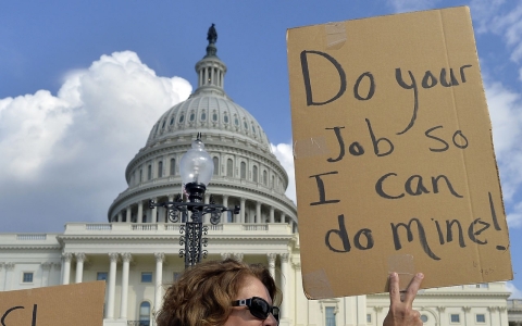 Thumbnail image for Congress grandstands, and America is not impressed