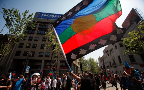 Thumbnail image for Chile indigenous groups mark Columbus Day with protests