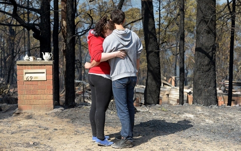 Thumbnail image for Wildfires destroy homes in Australia