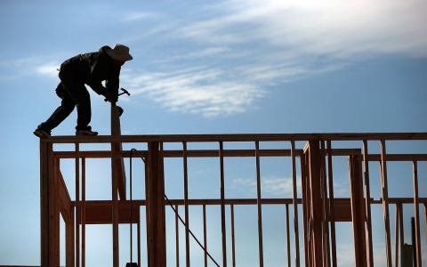 Thumbnail image for Latinos make up majority of fatal falls at construction sites in NY