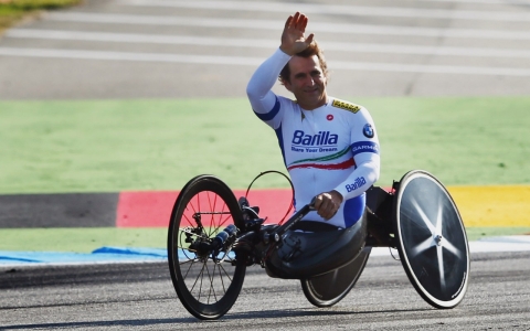 Alex Zanardi won't be seen on a handbike at this year's New York City Marathon, having been forced out of the race because his times are too fast.