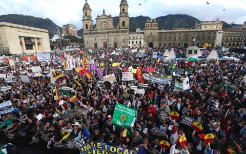 Thumbnail image for Colombians take to the streets to support ousted leftist mayor