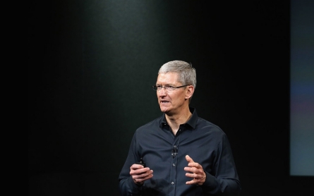 Apple CEO Tim Cook pulls for LGBT rights in award ceremony speech