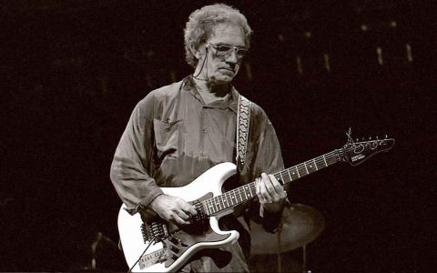 J.J. Cale, here in 2006, died on July 26, 2013. (Louis Ramirez/Flickr)