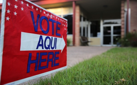 Thumbnail image for US to sue Texas over voter registration law