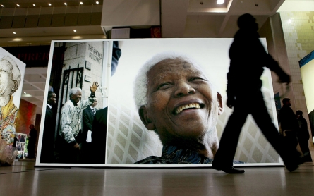 Mandela unstable but resilient, South African officials say