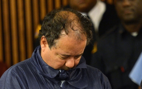 Ariel Castro is arraigned at Cleveland Municipal Court for the kidnapping of three women in this May 9, 2013.