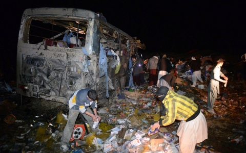 Thumbnail image for Pakistan bus bombing kills 22 Shia pilgrims