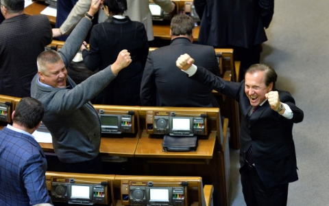 Thumbnail image for Ukraine lawmakers offer protesters amnesty, with conditions