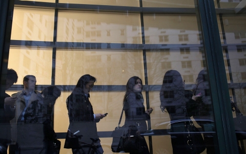 Thumbnail image for Obama signs on corporations to end bias against long-term unemployed