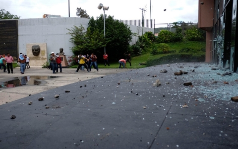 Thumbnail image for Dozens of students missing in Mexico after police fire on protest