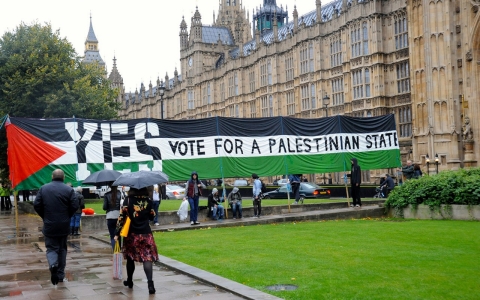 Thumbnail image for In symbolic vote, UK MPs back recognition of Palestinian state