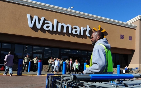 Thumbnail image for Walmart cuts health benefits for 30K part-time employees