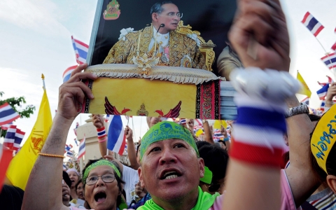 Thumbnail image for Military court jails Thai Web radio host for insulting king