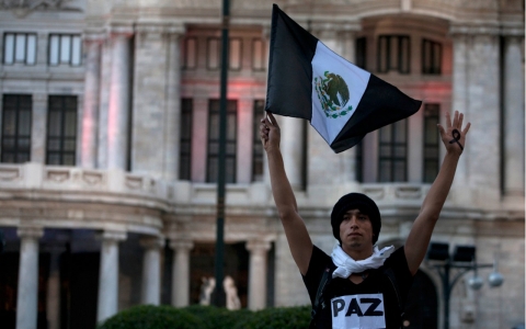 Thumbnail image for Mexico marchers protest Peña Nieto presidency