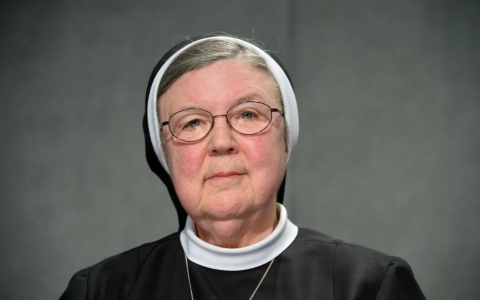 Thumbnail image for Vatican extends olive branch to US nuns in conciliatory report