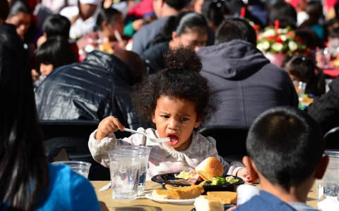 Thumbnail image for School meal break pushes millions of children toward holiday hunger