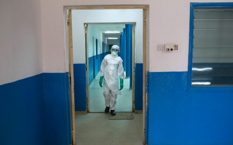 Thumbnail image for UK confirms first Ebola diagnosis as global cases top 20,000