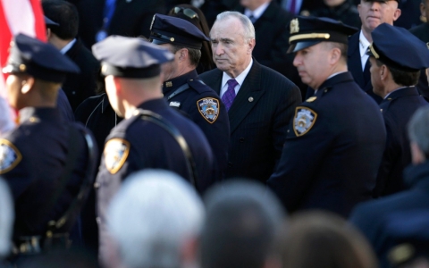 Thumbnail image for NYPD commissioner defends broken-windows policing