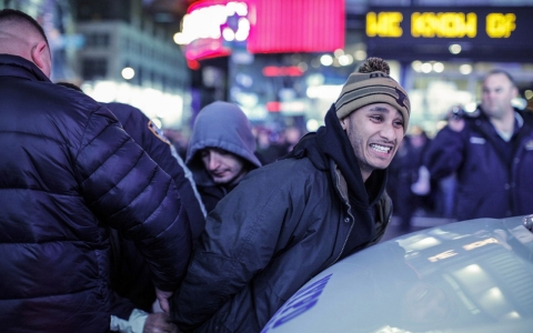 Thumbnail image for Mass arrests in New York as protests over Garner case spread nationwide