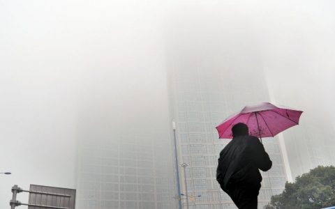 Thumbnail image for Chinese man sues government over smog