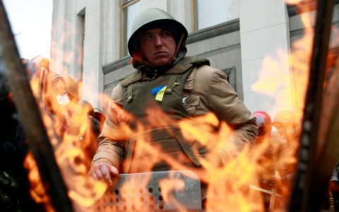 Thumbnail image for Fragile Ukraine fears fragmentation, economic trauma