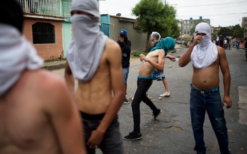 Thumbnail image for Arrests in Venezuela protest deaths