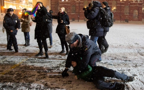 Thumbnail image for Russian LGBT activists arrested on first day of Sochi games