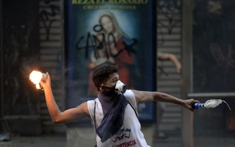 Thumbnail image for Venezuela’s Maduro gives ultimatum to protesters amid ‘economic crisis’