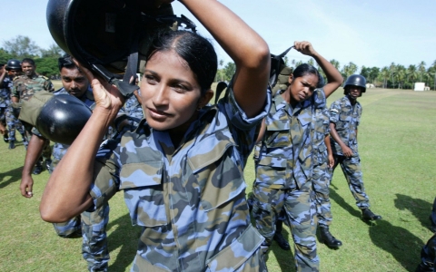 sri lankan women soldiers