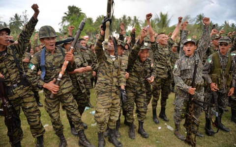 Thumbnail image for Philippines and Muslim rebel group sign historic peace deal