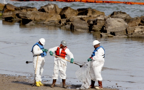 Thumbnail image for Galveston oil spill damage could be more than meets the eye