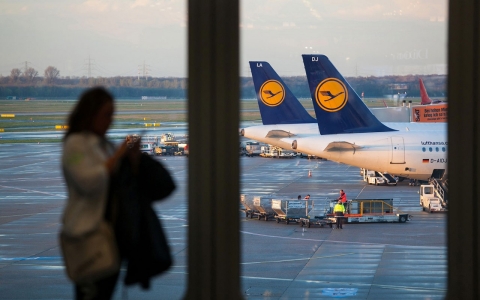 Thumbnail image for Lufthansa cancels 3,800 flights due to pilot strike