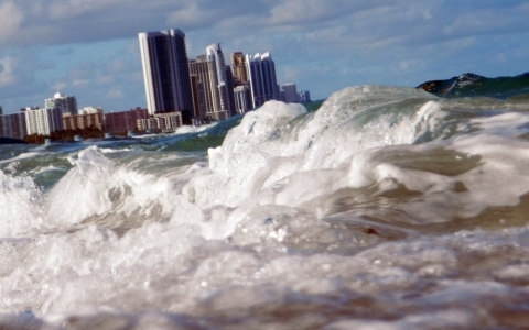 Thumbnail image for Researchers aim to resolve inequity in Miami’s flood preparation