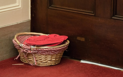 Symbolic hearts left by the door of Speaker Boehner