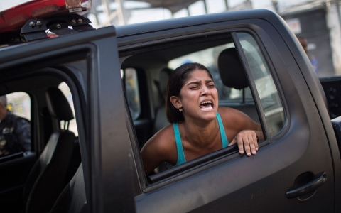 Thumbnail image for Squatters, police clash in Rio de Janeiro