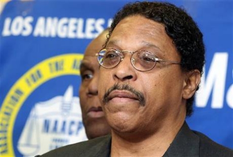 Thumbnail image for President of Los Angeles NAACP resigns over plan to honor Clippers owner