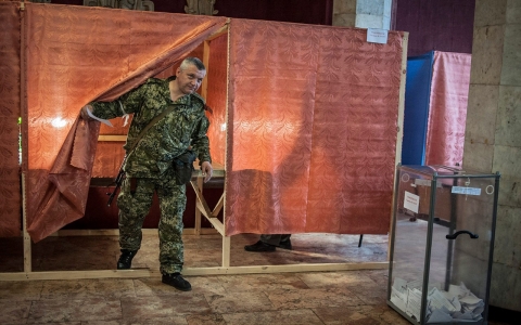 Thumbnail image for Anti-Kyiv rebels hold autonomy vote in eastern Ukraine