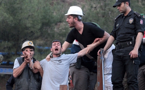 Thumbnail image for Anger mounts in Turkey as country mourns mine workers