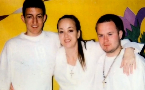 Mona Graves with sons Travis (left) and Justin