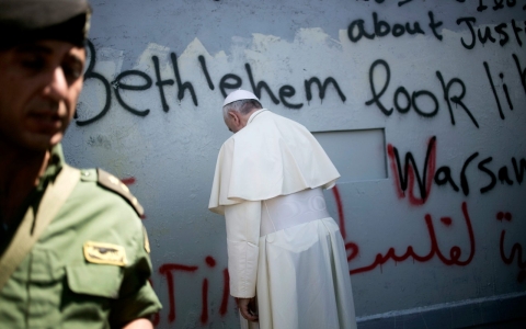 Thumbnail image for Pope Francis invites Israeli, Palestinian leaders to Vatican