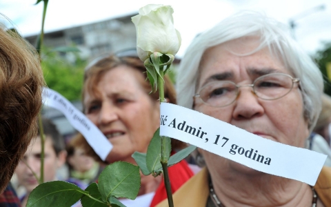 Thumbnail image for Bosnians mark a painful chapter with White Armband Day