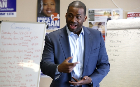 Newark mayoral candidate Shavar Jeffries  talks to supporters at his campaign headquarters, Saturday, April 26, 2014, in Newark, N.J. 