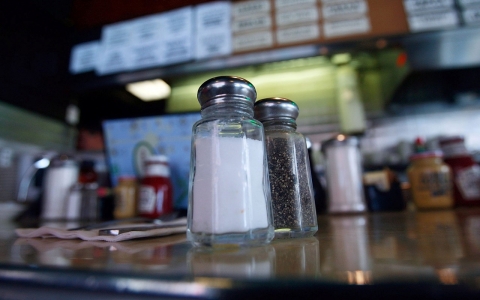 Thumbnail image for FDA to issue guidelines on reducing Americans' salt intake