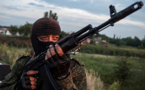 Thumbnail image for Russian troops seen to mass at Ukraine border as rebels reject peace plan