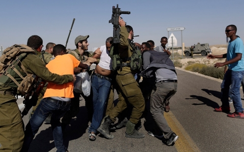 Thumbnail image for African migrants protest treatment in Israel