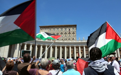 Thumbnail image for Pope to lead Israeli-Palestinian peace prayer