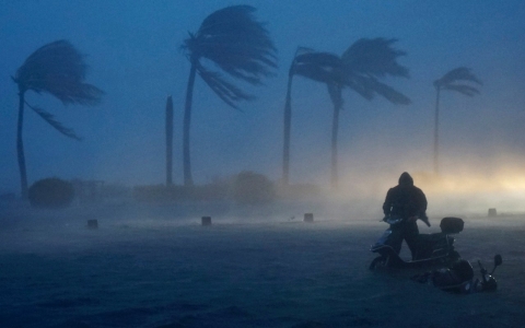 Thumbnail image for Typhoon Rammasun batters China