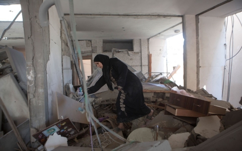 Thumbnail image for Women in Gaza bear psychological scars of war