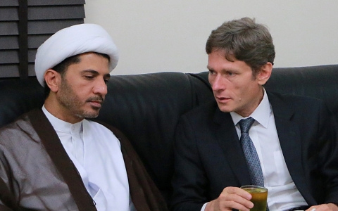 Thumbnail image for Bahrain kicks out US diplomat for meeting with opposition group